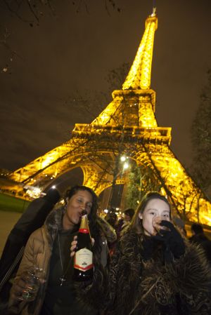 mia ania eiffel tower 1 sm.jpg